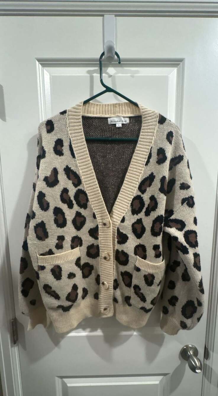 Threaded Leaf Leopard Print Cardigan Size L Beige Knit Sweater V-Neck Open Front